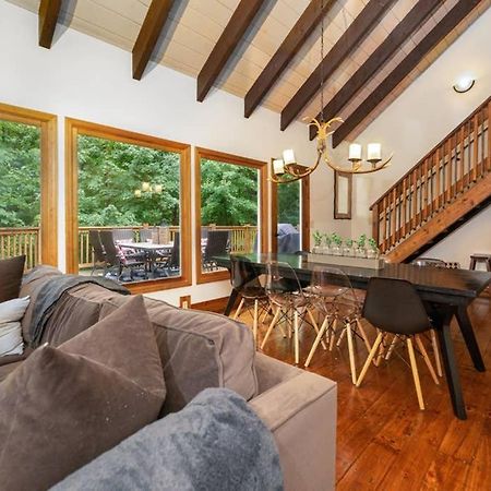 Вилла A Smoky Mountains Retreat - Chalet De Montagne Гатлинбург Экстерьер фото